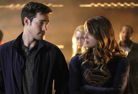 mon el kara|does supergirl have a boyfriend.